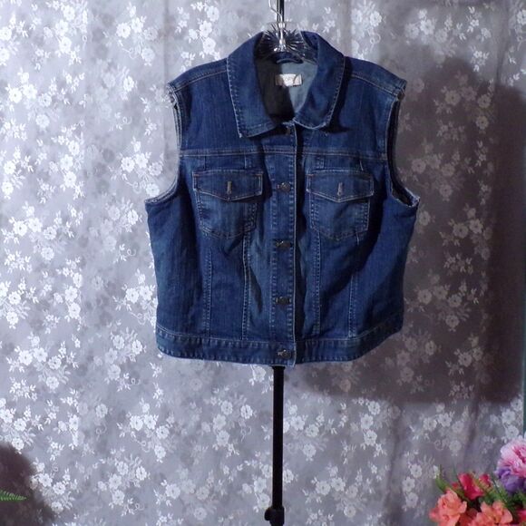 Denim Vest Size Medium Loft Factory Jean Button Front Classic Preppy Casual Cute - Picture 1 of 4